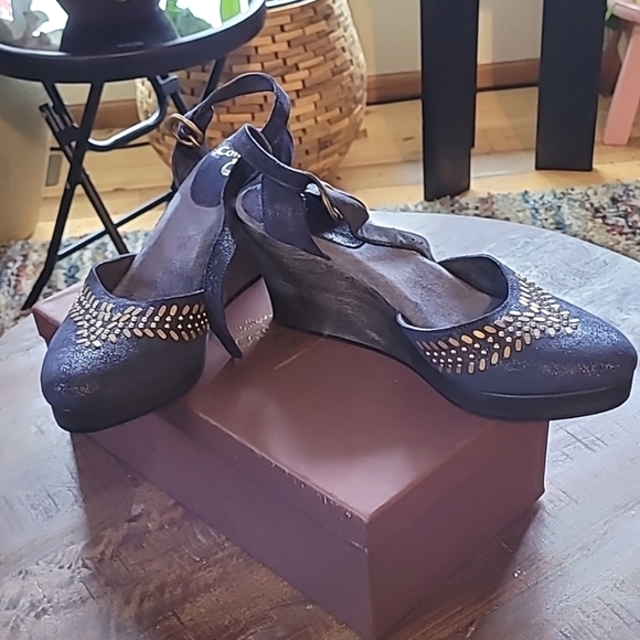 Calleen Cordero Wedge - Picture 1 of 4